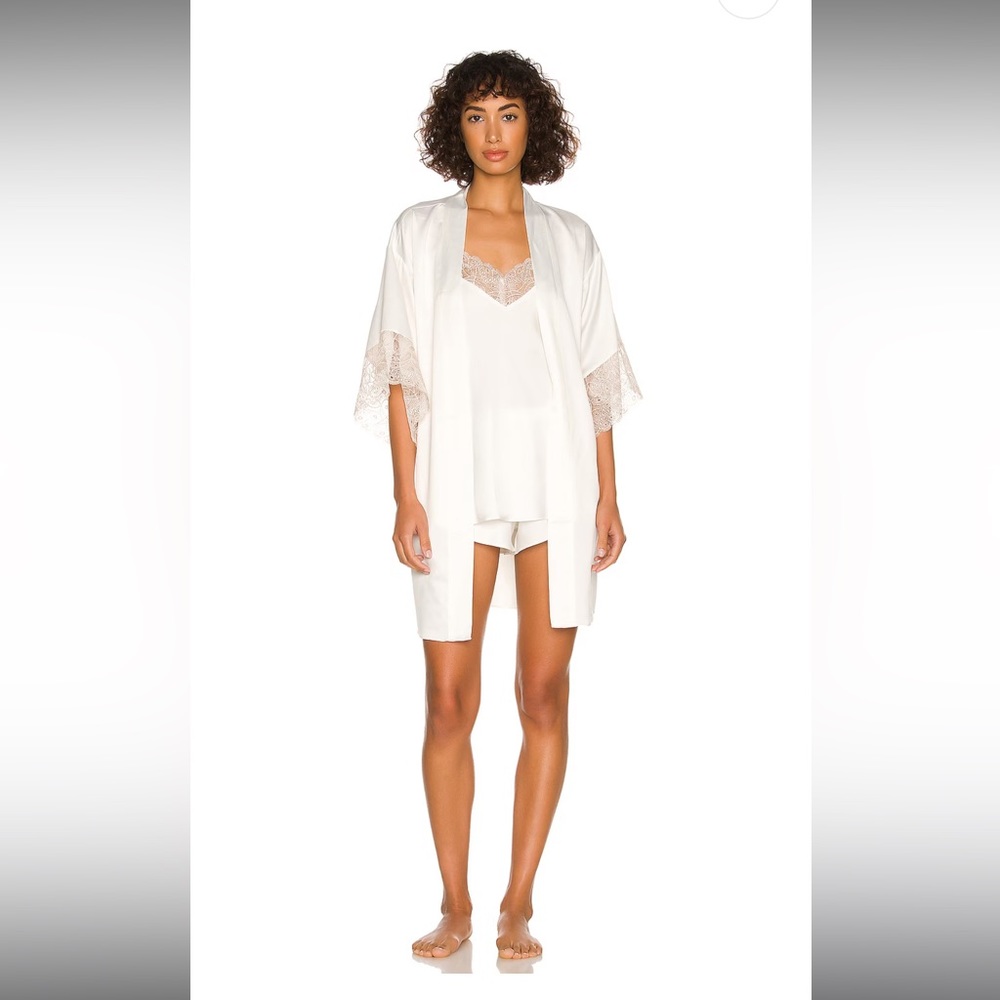 Flora Nikrooz robe